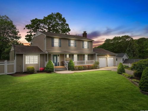 20 Carlisle Rd, Miller Place, NY 11764-1906