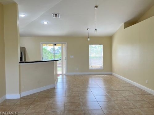 2711 8th St, Lehigh Acres, FL 33976-3118
