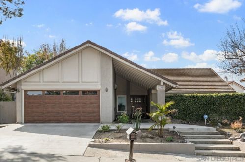 7942 Los Pinos Cir, Carlsbad, CA 92009-9135