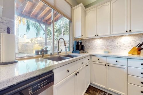 30416 Mallorca Pl, Santa Clarita CA  91384-4787 exterior
