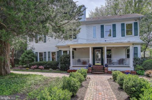 4330 Yuma St, Washington, DC 20016-2028