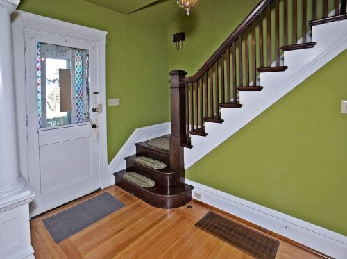 520 Pennsylvania Ave, Oakmont, PA 15139-1561