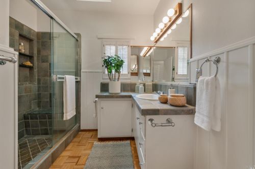 1095 Pine Tree Ln, Sebastopol CA  95472-2681 exterior