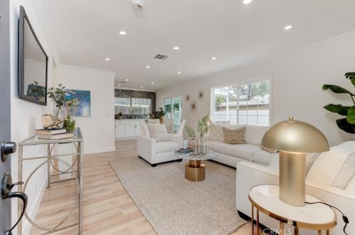 7812 Peachtree Ave, Van Nuys CA  91402-6514 exterior