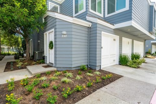 224 Hartford Dr, Newport Beach, CA 92660-4228