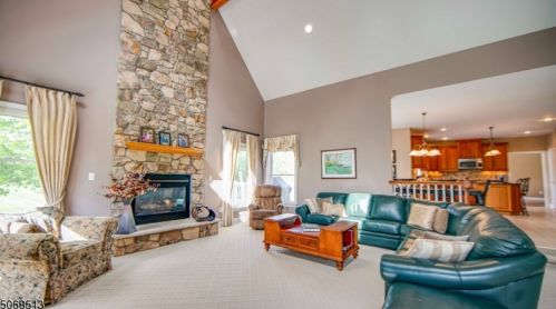 3 Countryside Rd, East Amwell Township NJ  08551-2050 exterior