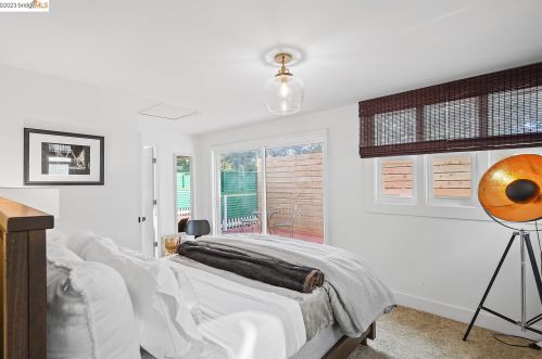 3059 Delaware St, Oakland CA  94602-3219 exterior