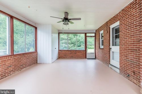 4 Beaver Rd, Camp Hill PA  17011-7404 exterior