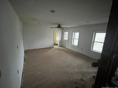 174 Forest St, Hartford, CT 06118-2312