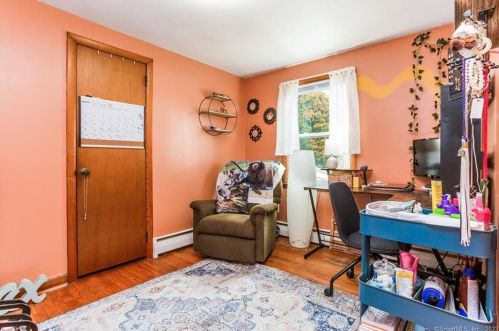 98 Ballfall Rd, Middletown CT  06457-2328 exterior