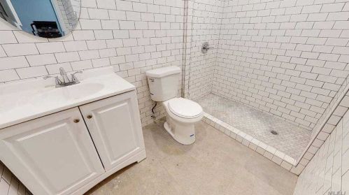 141 25 St, Wheatley Heights NY  11798-3802 exterior