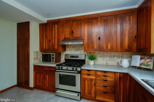 159 Windsor Ave, Southampton PA  18966-3333 exterior