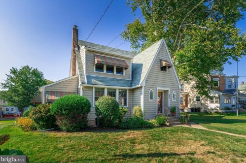 923 7th Ave, Prospect Park, PA 19076-2307