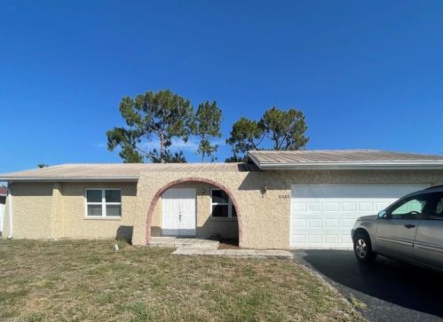 4430 19th Ave, Naples, FL 34116-5808