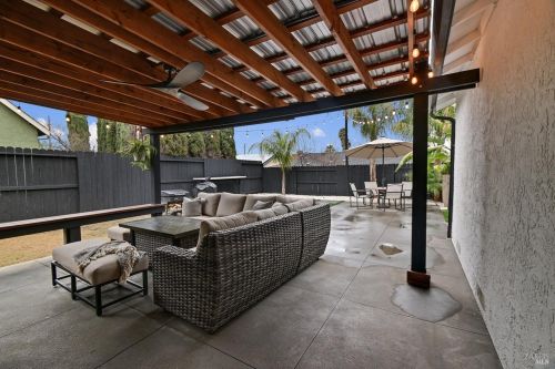 403 Temple Dr, Vacaville CA  95687-5146 exterior