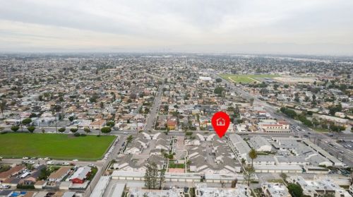 820 Compton Blvd, Compton CA 90220-2946 exterior