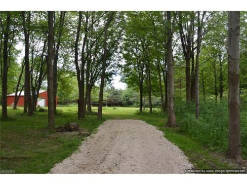 9012 Plank Rd, Montville, OH 44064-8700