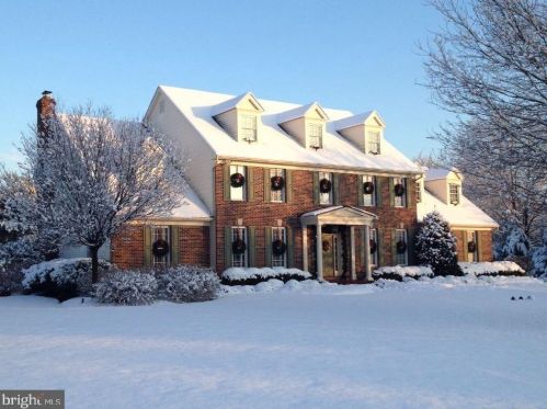 980 Plowshare Rd, Yardley, PA 19067-4253