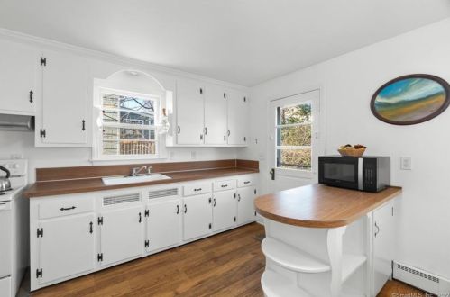 53 Cedar Grove Ave, United States Coast Guard Ac CT  06320-3732 exterior