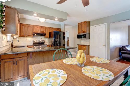 1942 Bergdoll Ave, Boothwyn PA 19061-2618 exterior