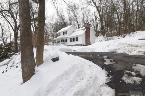 13 Lakeport Dr, Patterson, NY 12563-1632