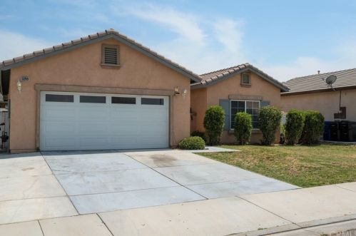 13269 Eastview Ln, Victorville, CA 92392-8301