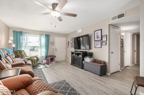 4938 Larkspur Dr, Glendale AZ  85304-2028 exterior