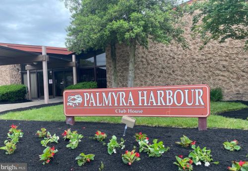 2037 Harbour Dr, Palmyra NJ  08065-1117 exterior