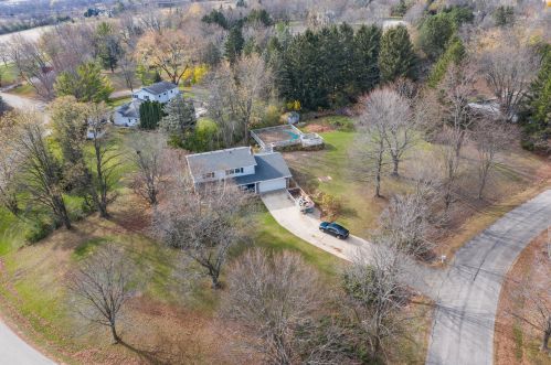 12105 Shawnee Pass, Thiensville, WI 53097-3317
