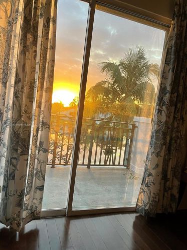 2031 180th Way, Hollywood FL  33029-3001 exterior