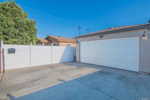 504 Pear St, Compton, CA 90222-3549