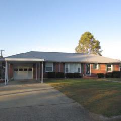 702 2nd St, Lawrenceburg, TN 38464-2906