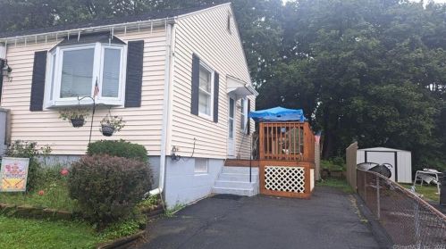 52 Winthrop Ave, Waterbury, CT 06706-2609