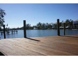 4018 Roberts Point Rd, Sarasota, FL 34242-1162