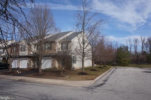400 Glenn Rose Cir, Norristown, PA 19406-1792