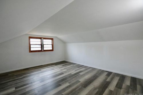 58 Robincrest Dr, Waterbury CT  06708-2406 exterior