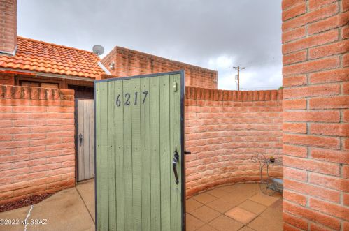 6217 Fairmount St, Tucson, AZ 85712-4468