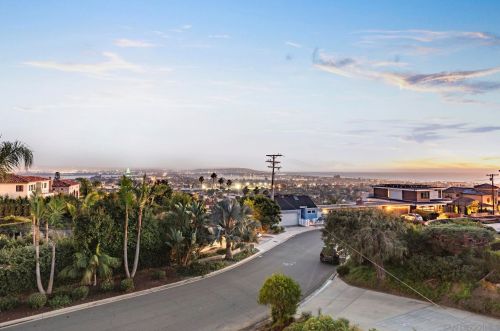 1610 Loring St, San Diego, CA 92109-1330
