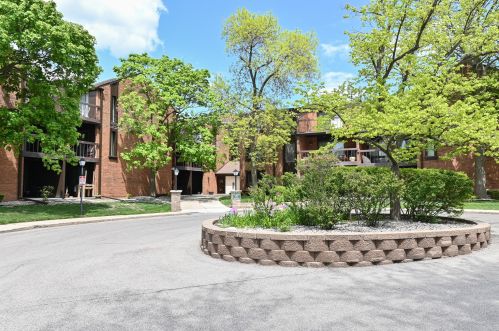 5200 Tuckaway Blvd, Milwaukee WI 53221-3160 exterior