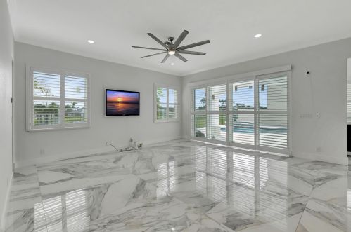 4030 Artesa Dr, Boynton Beach FL  33436-2628 exterior
