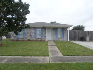 4467 Bayou Des Familles Dr, Marrero, LA 70072-6575