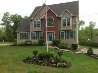 25 Heath St, Newton, NH 03858-3401