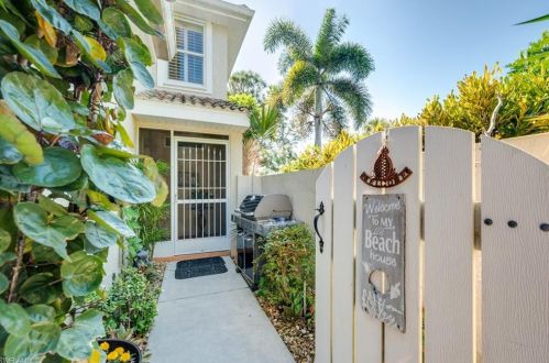 419 Emerald Bay Cir, Naples, FL 34110-8681