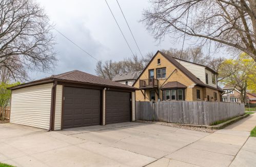 2478 72, Milwaukee WI 53219-2529 exterior