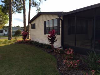 1001 Sunbird Ct, Sebring, FL 33872-1425