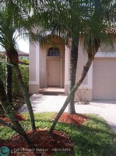 19250 12th Mnr, Hollywood FL  33029-4504 exterior