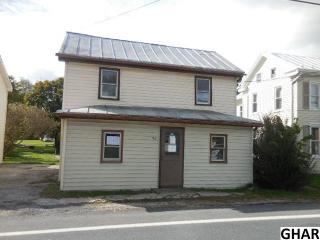 52 Main St, Carlisle, PA 17015-9505