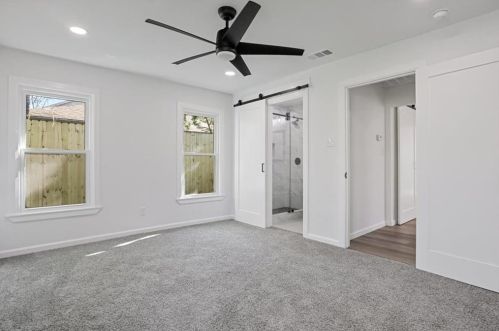 2521 Amelia St, Dallas TX  75235-8222 exterior