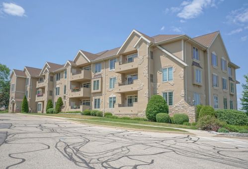 2912 University Dr, Waukesha WI  53188-1495 exterior
