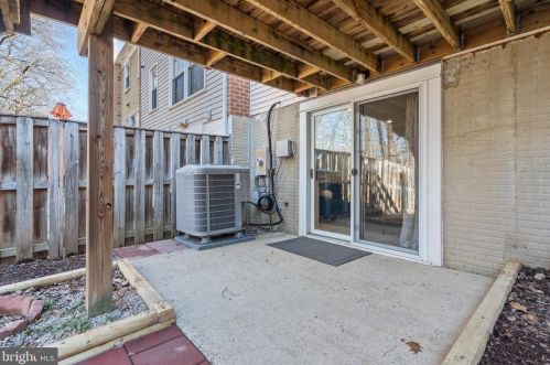 7716 Groveland Heights Ct, Springfield VA  22153-2255 exterior